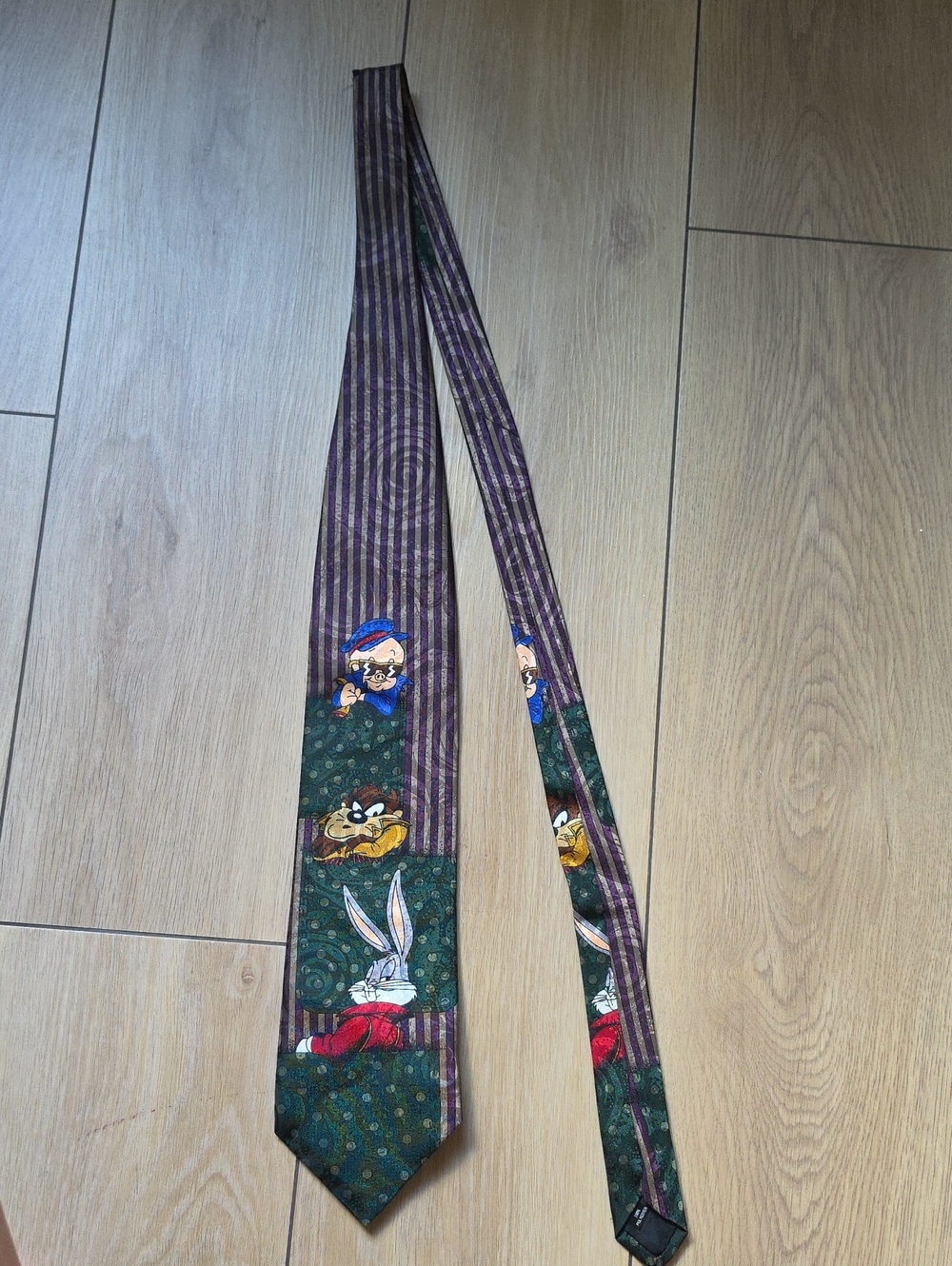 Warner Bros. Looney Tunes Cartoon Character Necktie